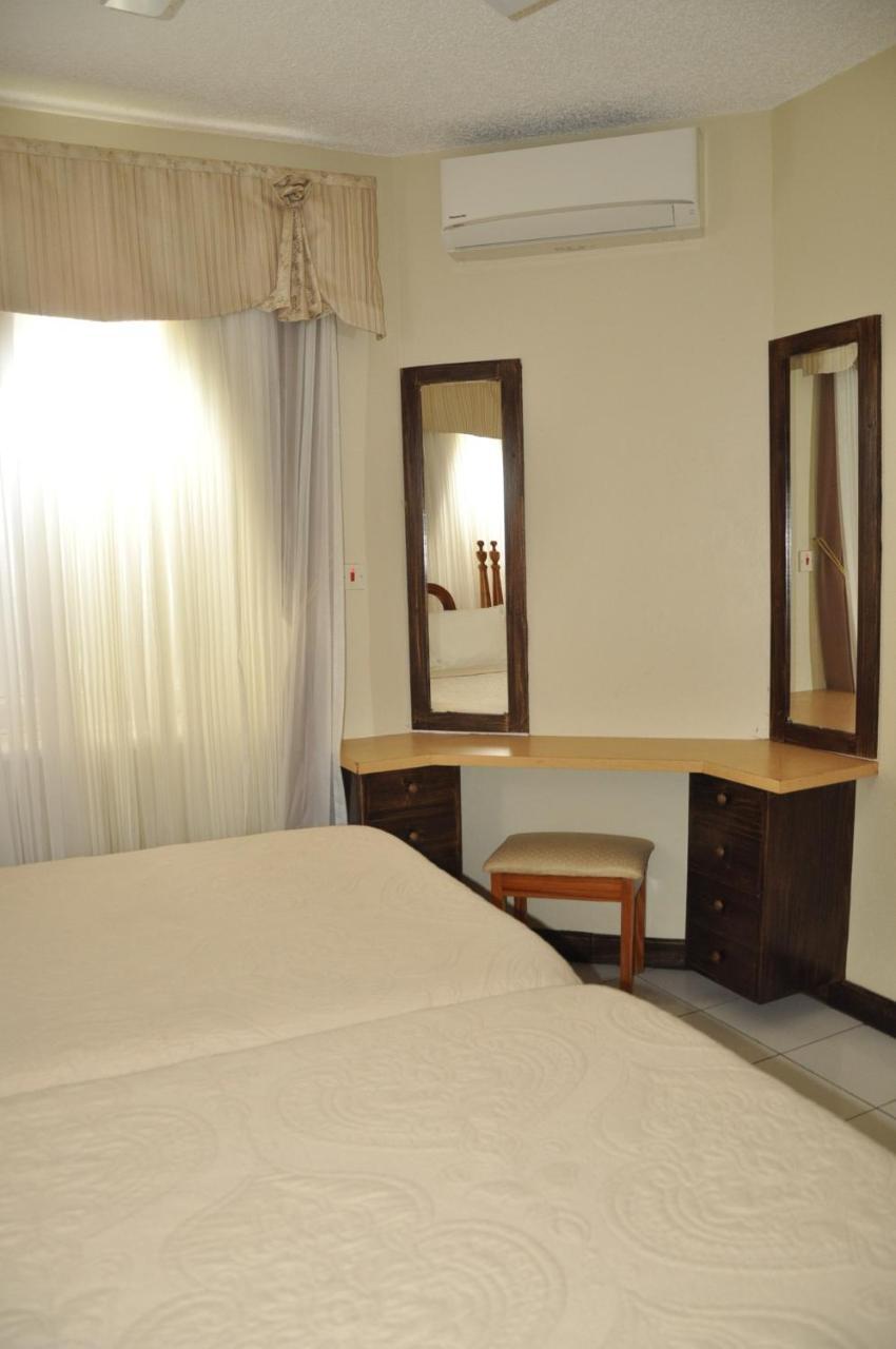 Beach Penthouse A25 Sandcastles Ocho Rios Eksteriør bilde